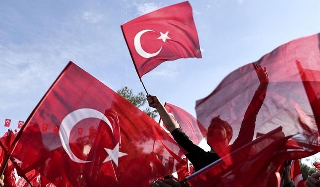 Bakan Tekin: 'İlk ders bayrak sevgisi temasıyla başlayacak!'