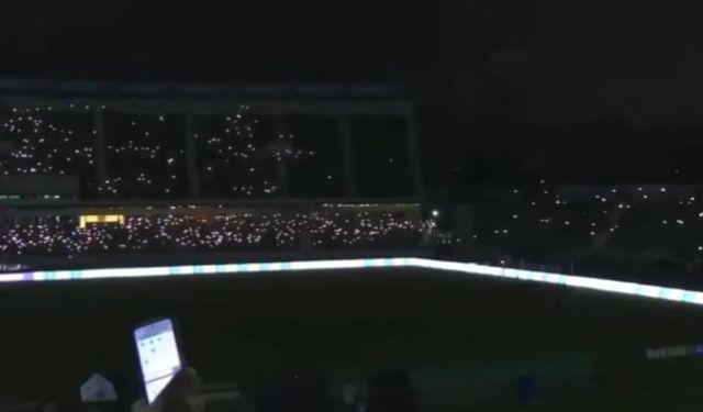 Böylesi görülmedi! Ezeli rakipleri küme düştü, stadyumda cenaze marşı çaldılar!