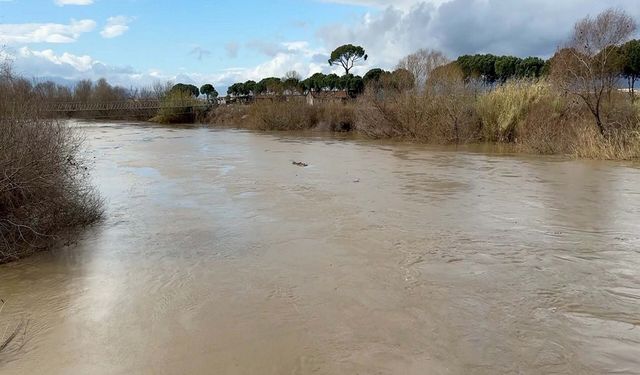 Sağanaklar Büyük Menderes’i canlandırdı: Taşkın riski gündemde