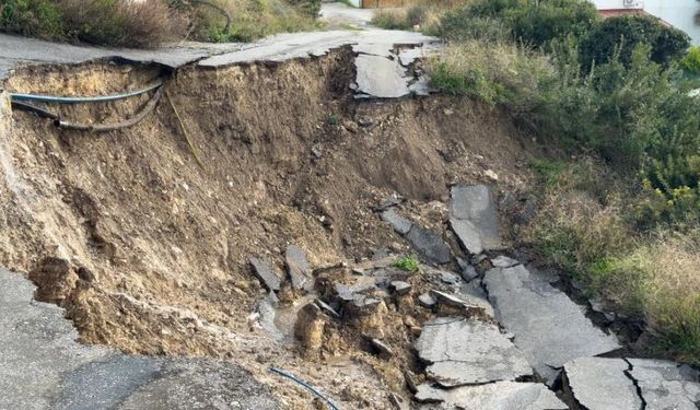 Çeşme’de sağanak sonrası heyelan: Dalyan Mahallesi’nde korkutan anlar