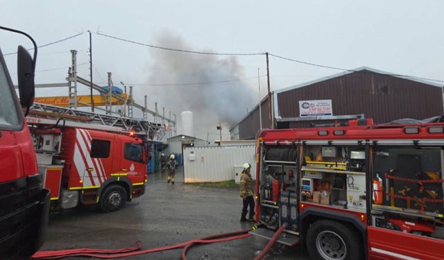 Eyüpsultan'da 3 iş yerinde yangın!