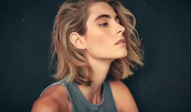 Ünlü futbolcunun kızıydı! Genç manken evinde ölü bulundu