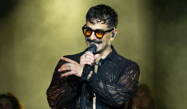 Gökhan Türkmen'den oje eleştirilerine: "Süslü bir adamım!"