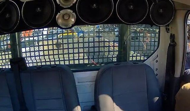 İzmir Narlıdere’de darp iddiası: Sürücüyle yaşanan olay sonrası polis memuru açığa alındı