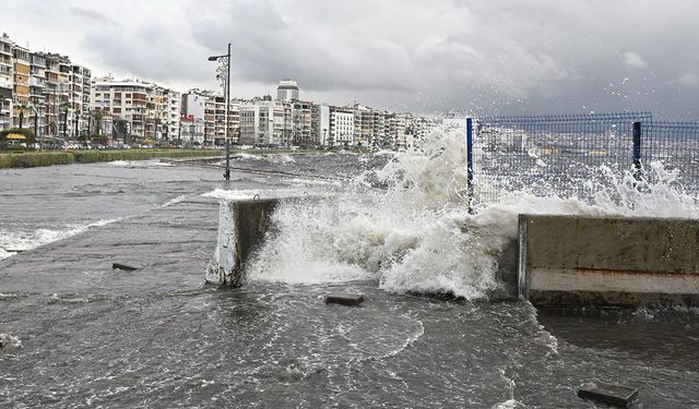 İzmir’de kuvvetli yağış ve lodos alarmı: 9 ilçe için taşkın riski yüksek