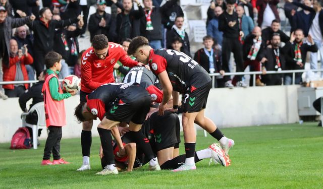 Karşıyaka İzmir derbisinde 3 puanı kaptı!