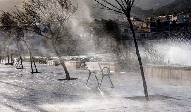 Nils Fırtınası İspanya ve Portekiz’i vurdu: Yaralılar, uçuş iptalleri ve altyapı hasarı