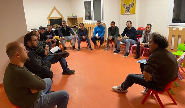 AÇEV ve İzmir Büyükşehir el ele: Babalar çocukları için yeniden okullu oldu!