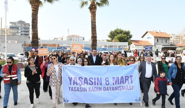 Çiğli’de 8 Mart coşkusu! Kadınların gücü sokaklara taştı