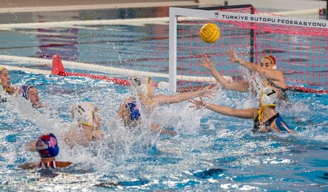 Girişler ücretsiz! İzmir'de 8 Mart'a kadar sürecek sutopu şölenini kaçırmayın