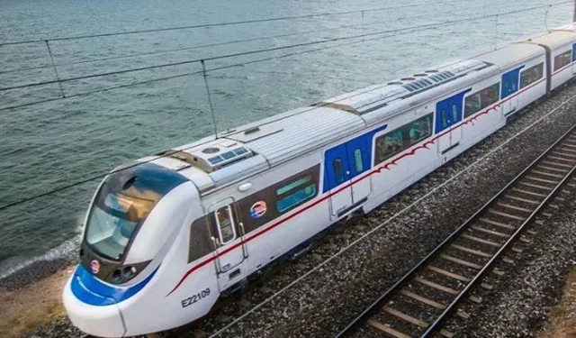 İZBAN sefer saatleri 2026 | İZBAN son sefer kaçta bitiyor? İZBAN kaça kadar açık?