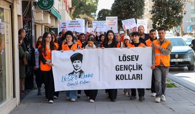 İzmir'de LÖSEV gönüllülerinden turuncu yürüyüş