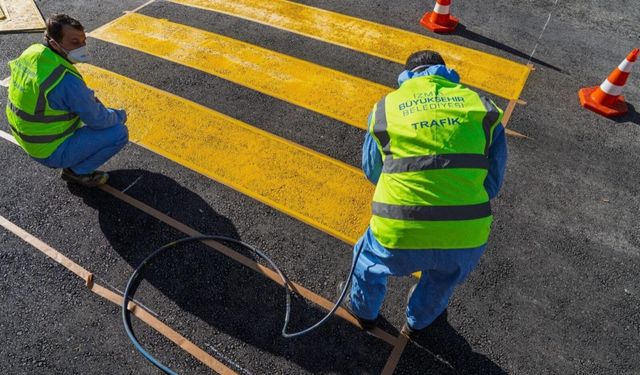 İzmir'de o caddede trafik düzeni değişti! Yaya ve sürücüler dikkat
