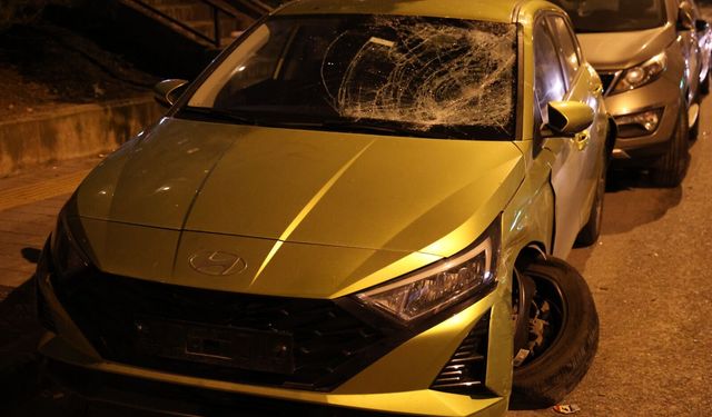 Karşı şeride geçip dehşet saçtı! İzmir’de ortalığı birbirine katan sürücü yaya olarak kaçtı!