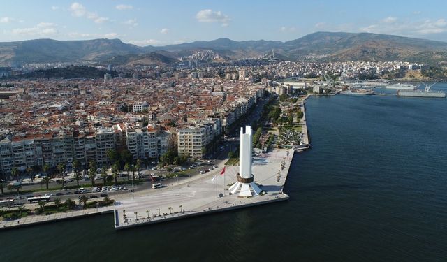 Karşıyaka'nın mimari geleceği gençlere emanet: İYTE’li tasarımcılar sahaya indi!