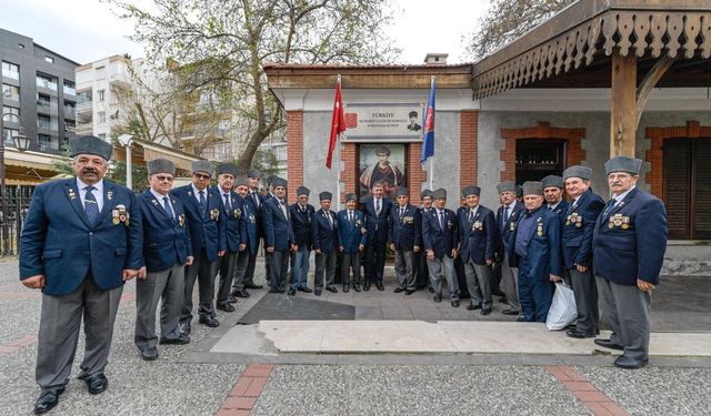 Başkan Tugay’dan anlamlı ziyaret: Şehit aileleri ve gaziler unutulmadı