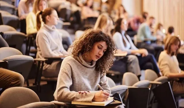 Üniversite yatay geçiş kuralları değişti mi? İşte üniversitelerde denklik ve yatay geçişte aranacak yeni kriterler