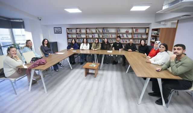 Yabancı dil konuşma korkusuna Konak’tan çözüm: Yabancı hocalar eşliğinde Ücretsiz eğitim fırsatı