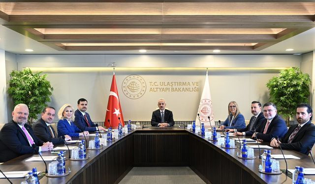 AK Parti İzmir heyetinden Bakan Uraloğlu'na ziyaret!