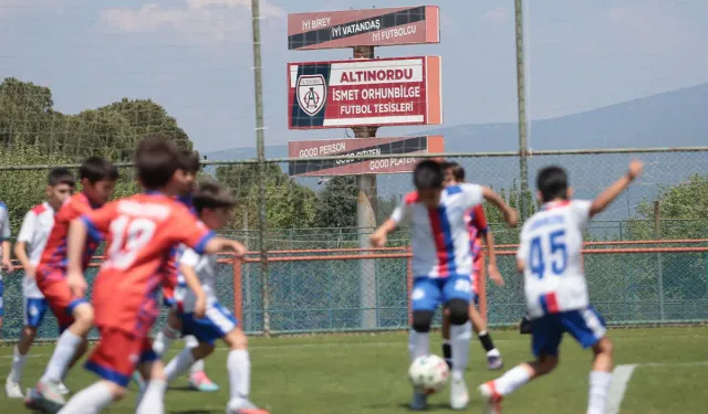 Altınordu’nun AFEK turnuvası başladı: 594 minik futbolcu sahada