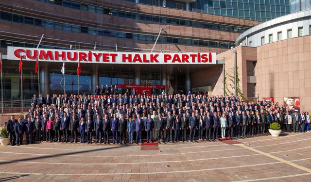 CHP'de belediye başkanları toplandı: İzmir'in başkanlarından peş peşe paylaşımlar!