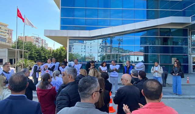 Belediye önü eylem alanı! Bayraklı’da memurlardan TİS direnişi!