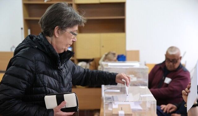 Bulgaristan'da sandık zamanı! Rusya yanlısı Radev anketlerde önde görünüyor