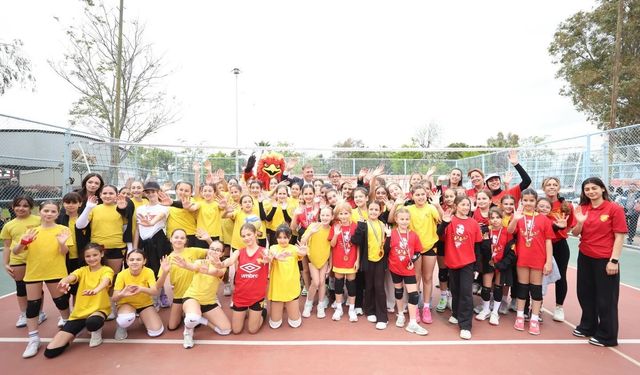 Göztepe 23 Nisan'ı farklı karşıladı! İşte renkli anlar