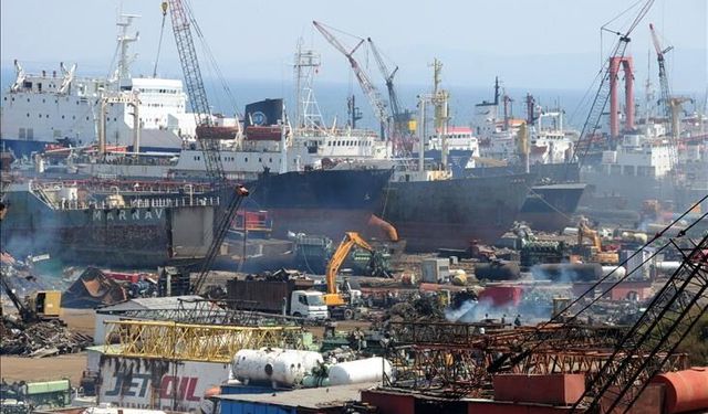 İzmir Aliağa'da Gemi Söküm Tesisleri'nde yaşanan acı olay sonrası 2 kişi gözaltında!