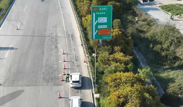 İzmir Çeşme gişelerinde dronlu trafik denetimi: İhlaller havadan tespit ediliyor
