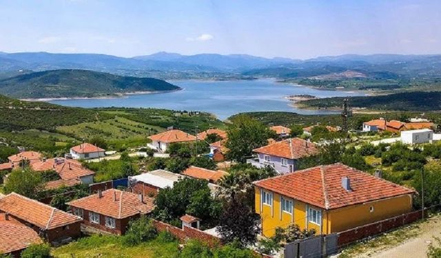 İzmir Kiraz arası kaç km? Gezilecek yerler ve özel lezzetler rehberi