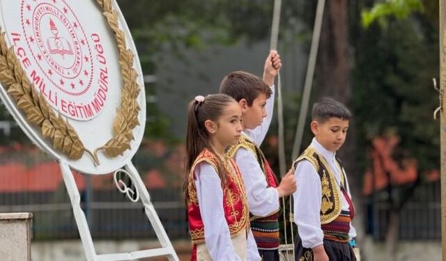 İzmir Kiraz'da bayram havası! 23 Nisan coşkuyla kutlandı