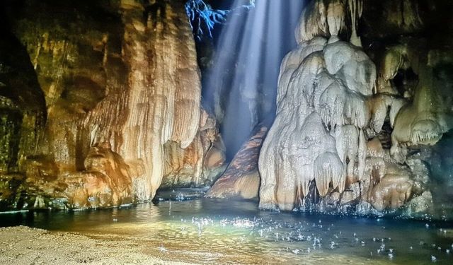 İzmir'in ağlayan mağarası: Her damlada hüzünlü bir aşkın efsanesi saklı