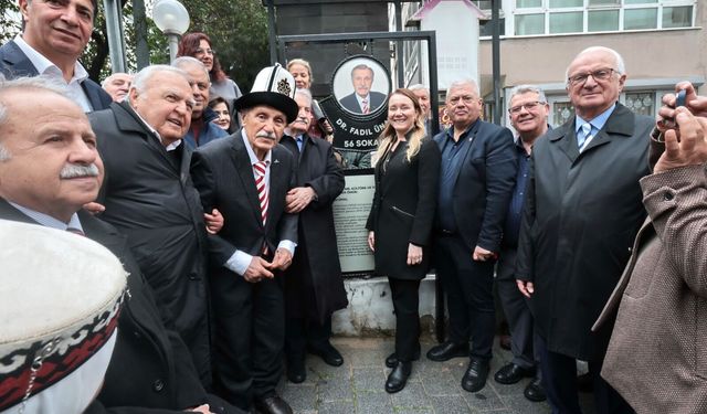 Konak’tan Türk dünyasının çınarına büyük onur: İkamet ettiği sokak artık onun ismini taşıyor