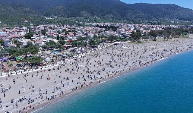 Menderes'te Pazar günü uçurtma şenliği olacak! Başkan Çiçek'ten çağrı