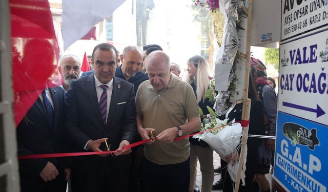 Narlıdere'de Zafer Partisi ilçe başkanlığı açıldı! Genel Başkanı Özdağ kurdele kesti