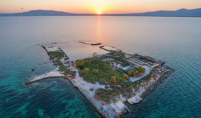 Osmanlı'dan İzmir'e kalan ada mirası: Kuşların ve gün batımının adresi oldu