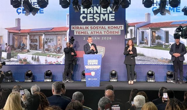 CHP lideri Özel, Lal Denizli'ye sahip çıktı: "Bu partinin evladıdır, kendisiyle gurur duyuyorum"