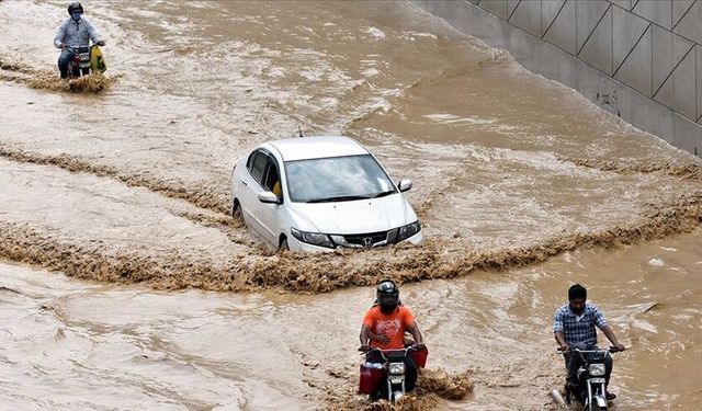 Pakistan’da sel felaketi büyüyor: Muson yağışları sonucunda 40 ölü!