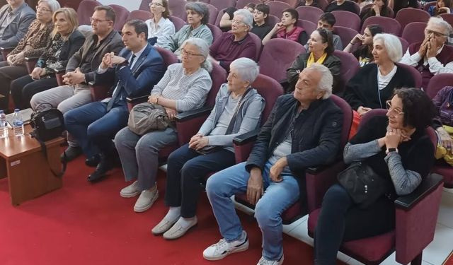 Dikili’de dev eğitim: Afete karşı tiyatral önlem!