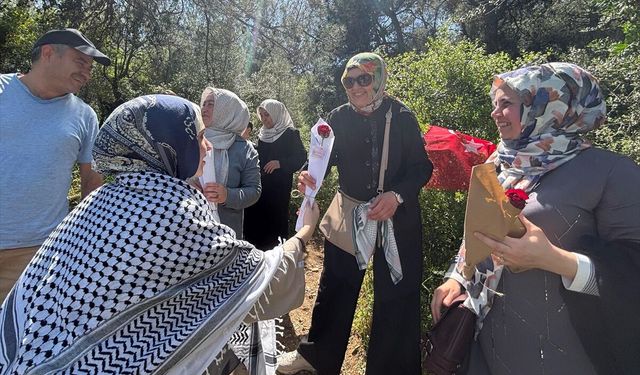 İzmir’de Gazze’deki anneler için yürüyüş: “Gazze’de anne olmak direnmektir”