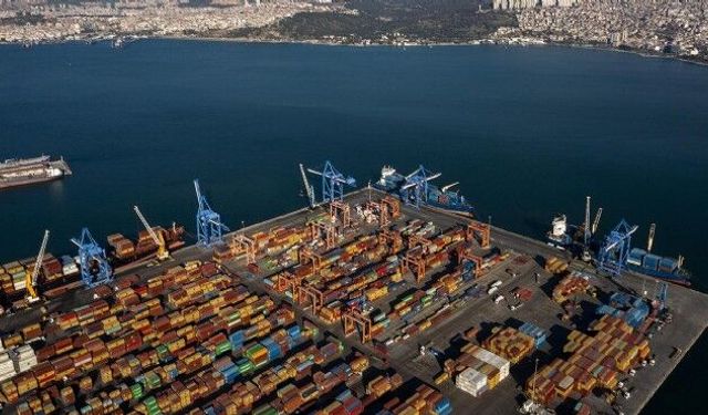 İzmir'in beşeri unsurları şehre kimliğini veren güzellikleriyle dikkat topluyor
