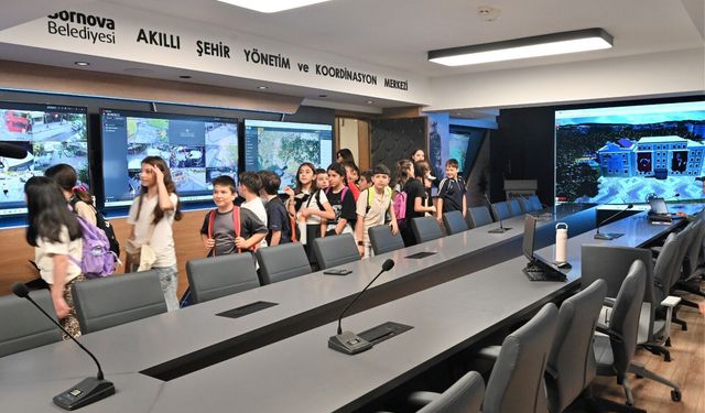 Bornova'da Sosyal Bilgiler dersi belediye binasında işlendi