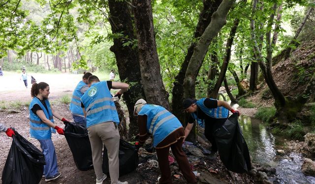 Bucalılar doğa için Manavur Deresi’ne indi!