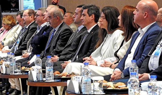 Çeşme’nin turizm geleceği zirvede şekillendi