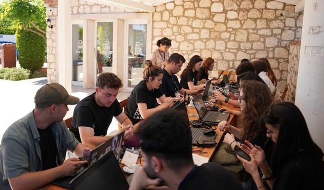 Çeşme’nin geleceği genç tasarımcılara emanet