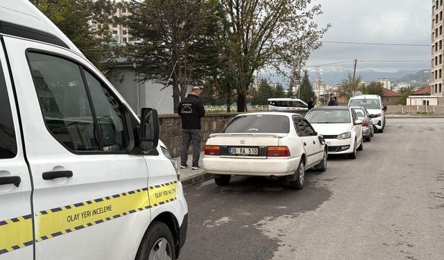 'Çakmak isteme' kavgası kanlı bitti!