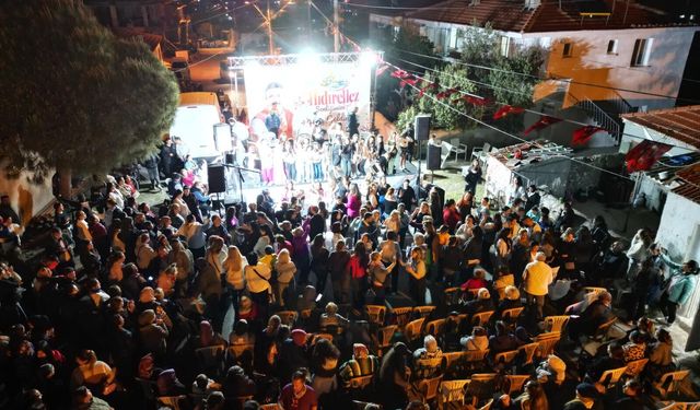 Dikili'de ateşler yakıldı, dilekler tutuldu!