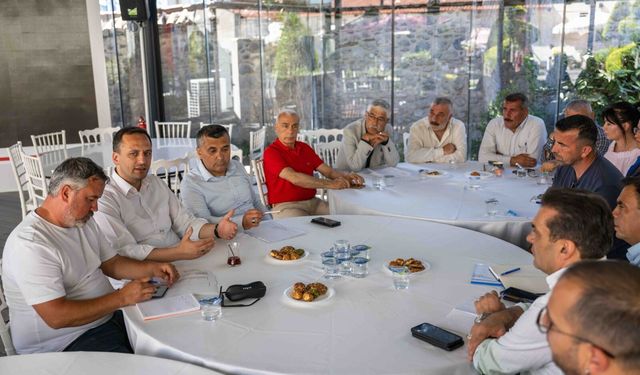 Başkan Eşki muhtarlarla buluştu: "Her mahalleye eşit hizmet sunacağız"