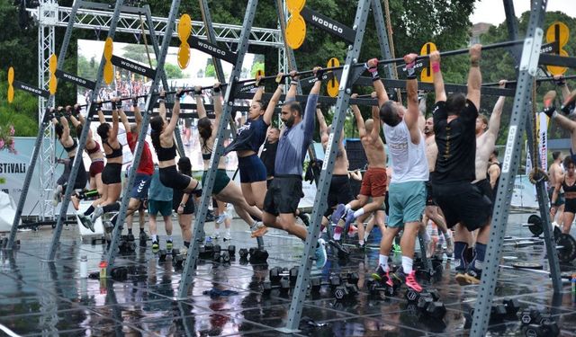 İzmir'de fitness tutkunları yağmura meydan okudu